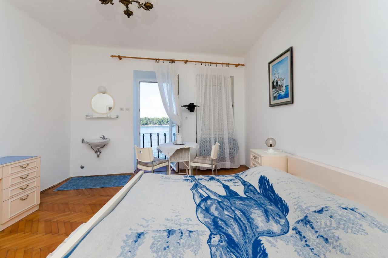 Rooms Sonja P Rab Town Exterior photo