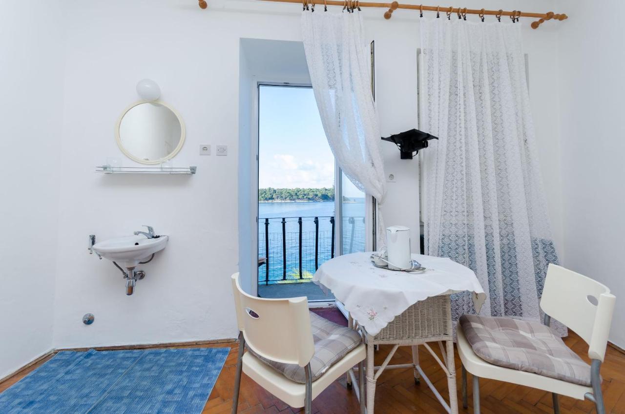 Rooms Sonja P Rab Town Exterior photo